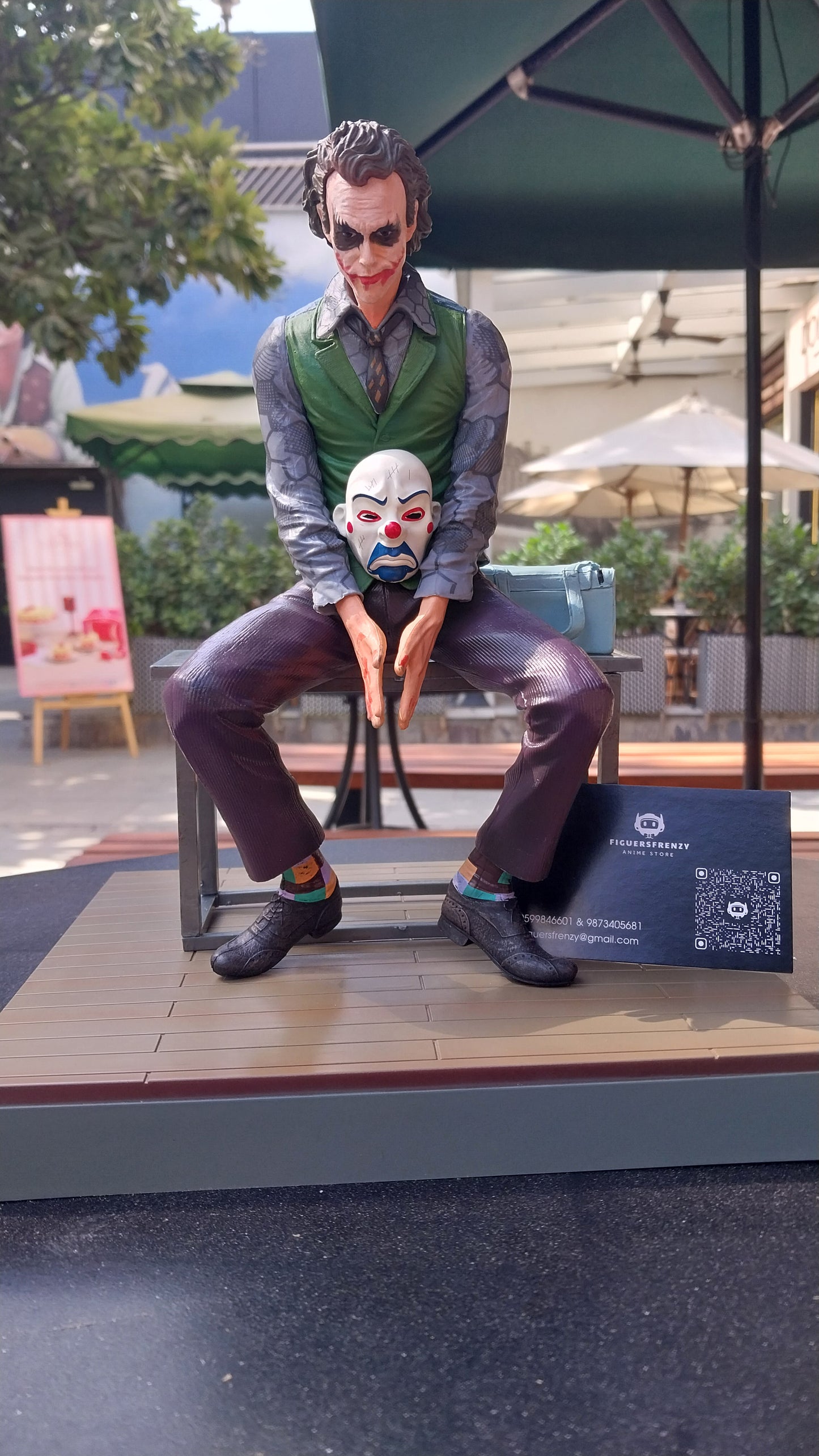 Joker premium figure (DC)