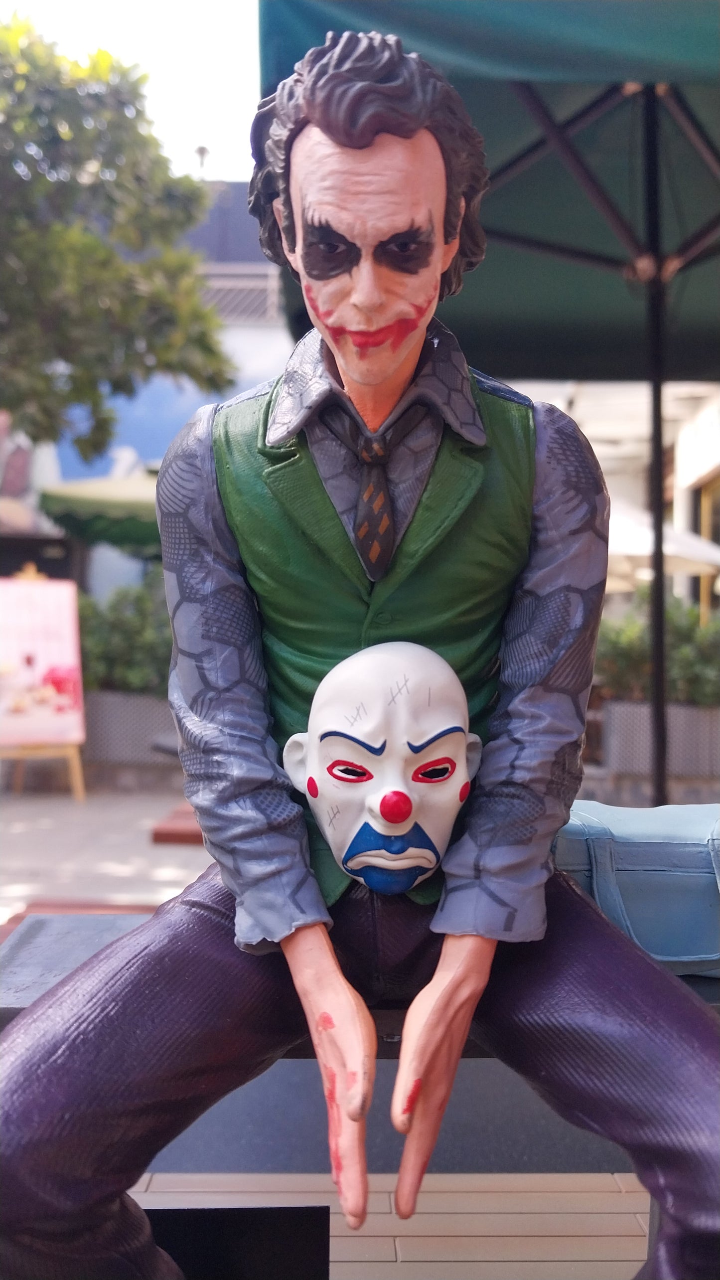 Joker premium figure (DC)